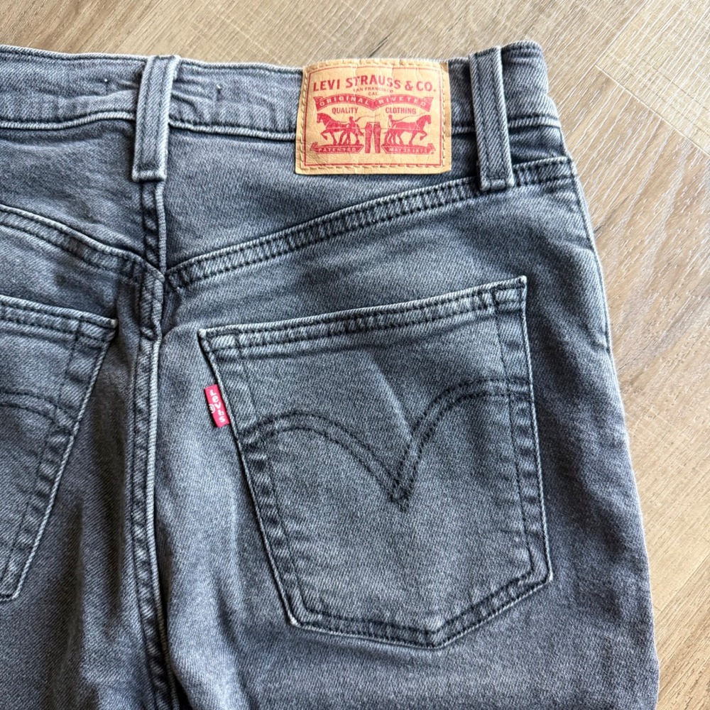 Levis Ribcage Bootcut Jeans Gray Ultra High Rise Button Fly 36934-0015 W28 L33 - Picture 2 of 9